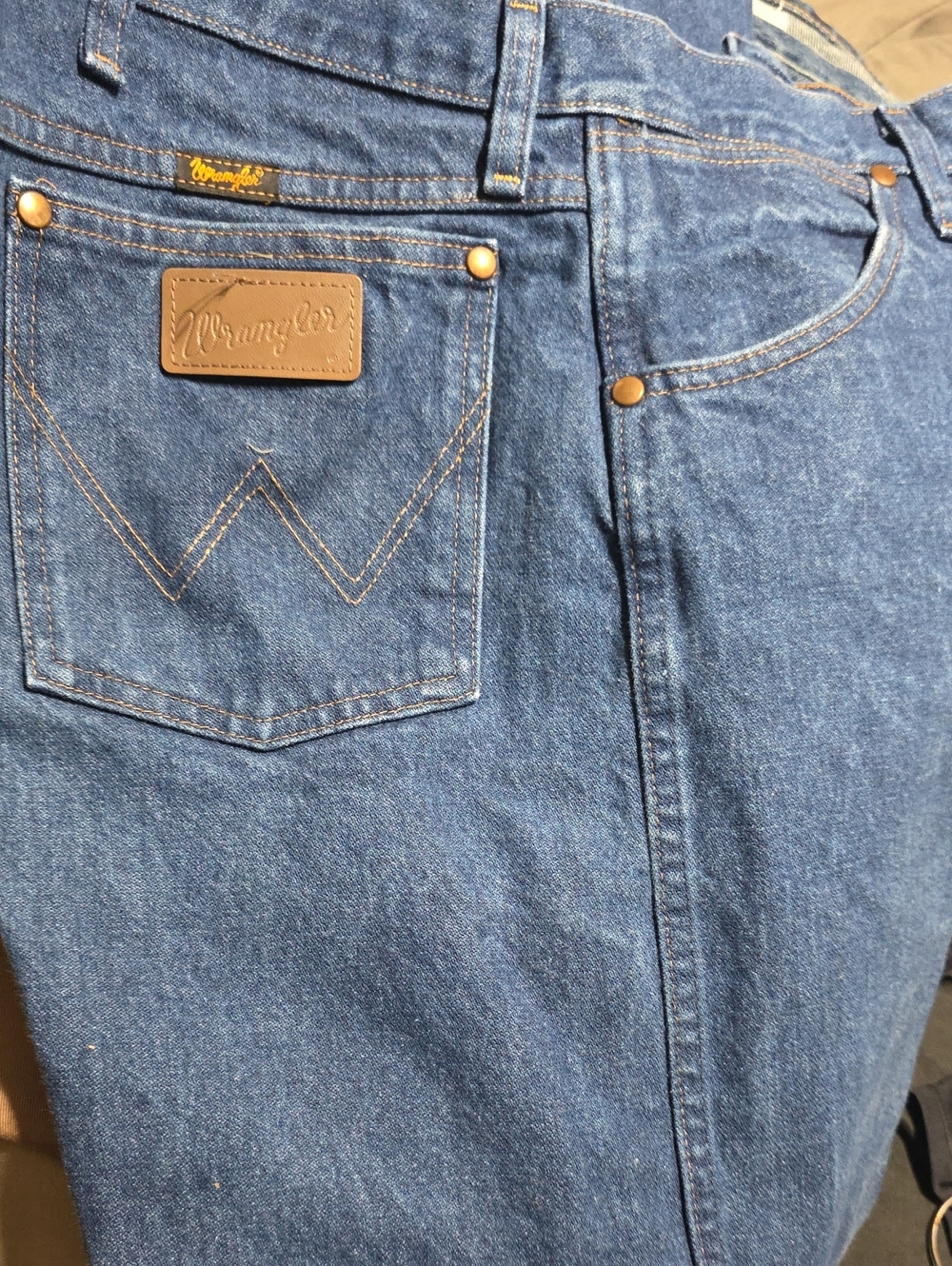 Wrangler Dark Blue Denim Jeans with Leather Patch Vintage But Like New 42x30
